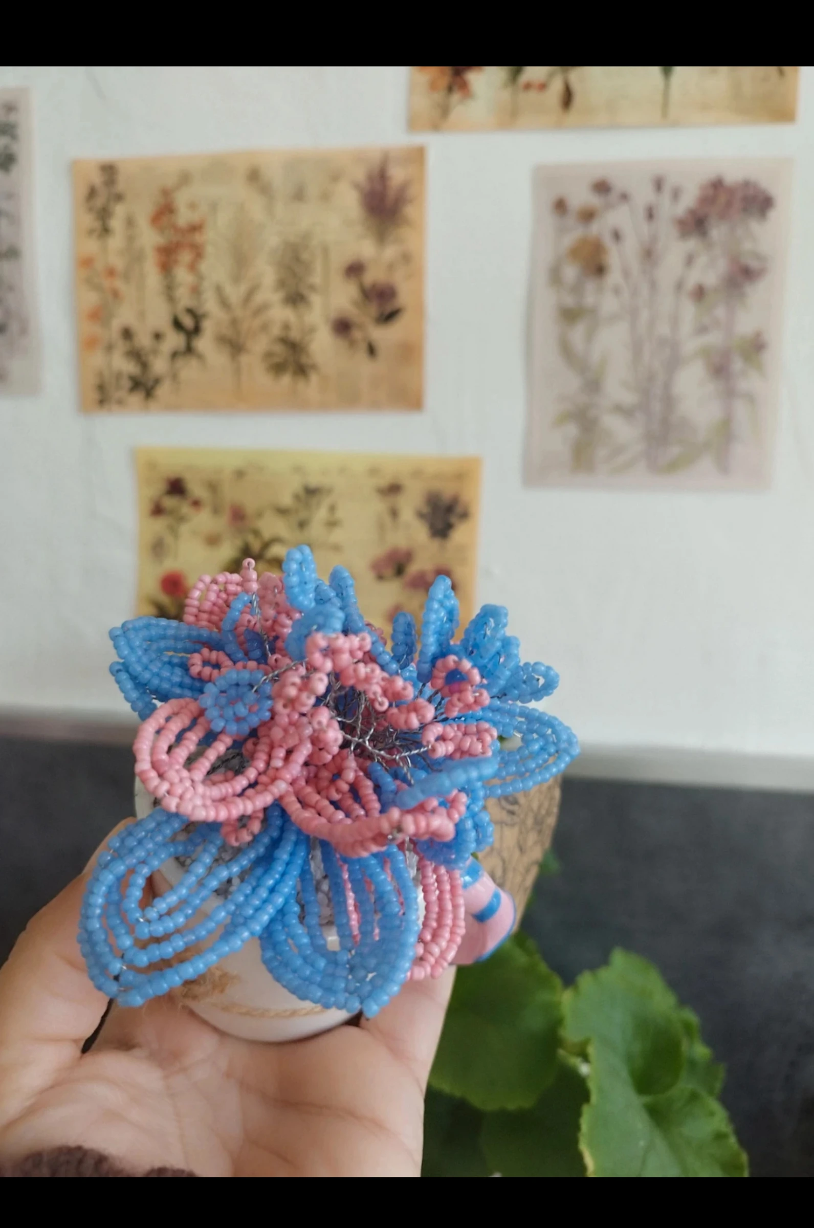 Flores de cuentas azules y rosas – photo 2